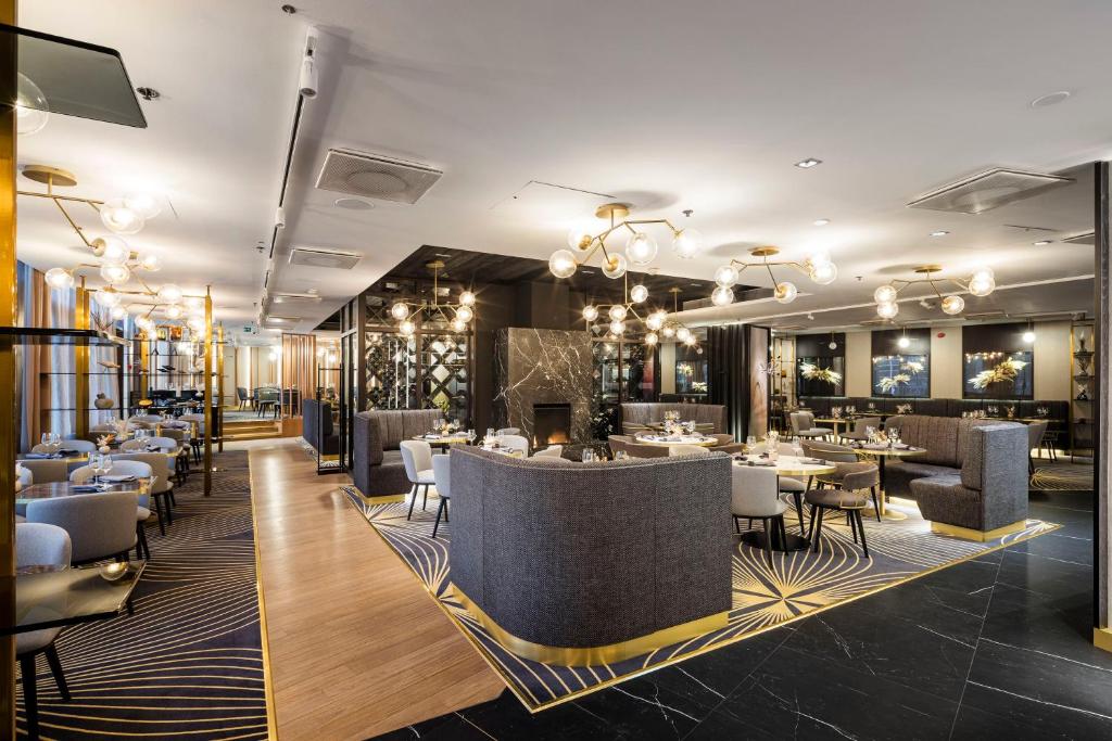 Restaurant, Crowne Plaza Helsinki By IHG in Helsinki
