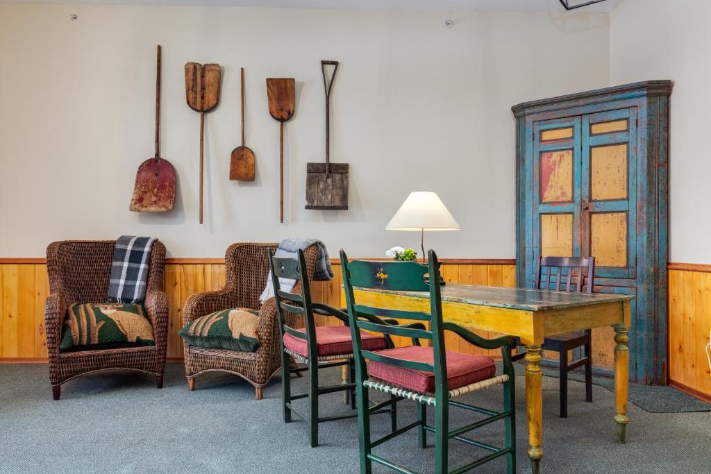 Courthouse Inn Revelstoke photo