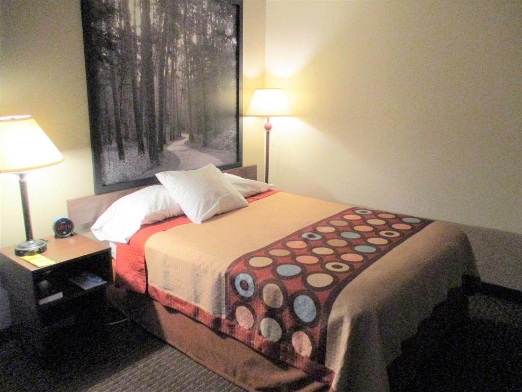 Super 8 By Wyndham Bemidji Mn photo