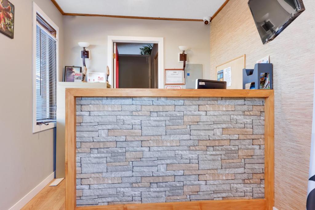 Hotel Bethel - Fort MacLeod, AB photo