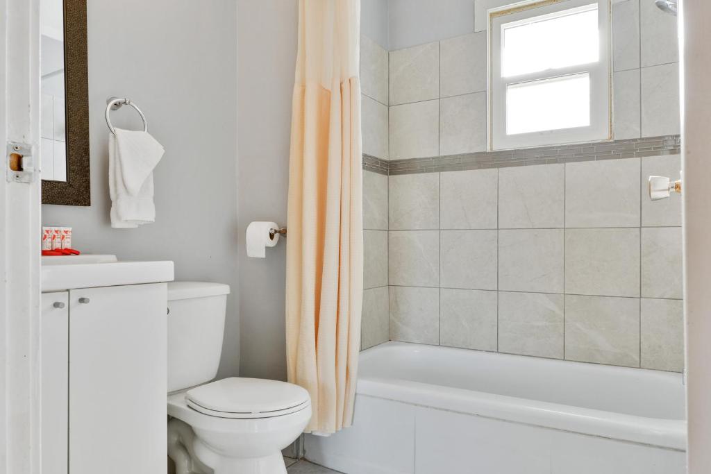Hotel Bethel - Fort MacLeod, AB photo