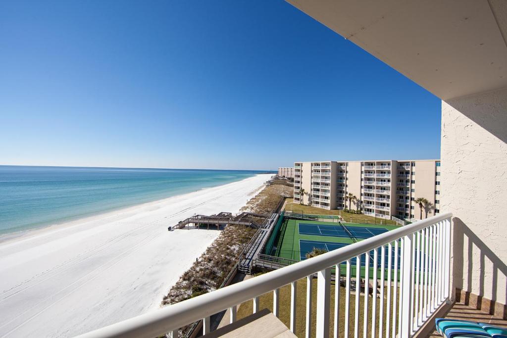 Holiday Surf and Racquet Club 624 in Destin (FL) - reviews, prices | Planet  of Hotels