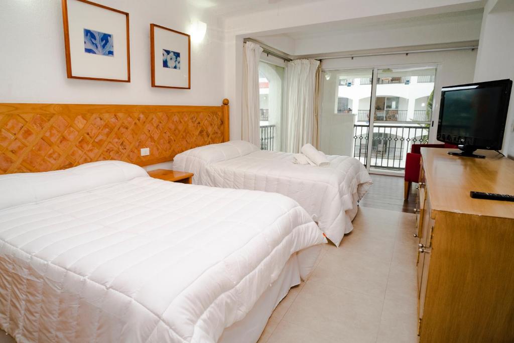 Oceanfront condo at voted best Cancun sandy beach - 4