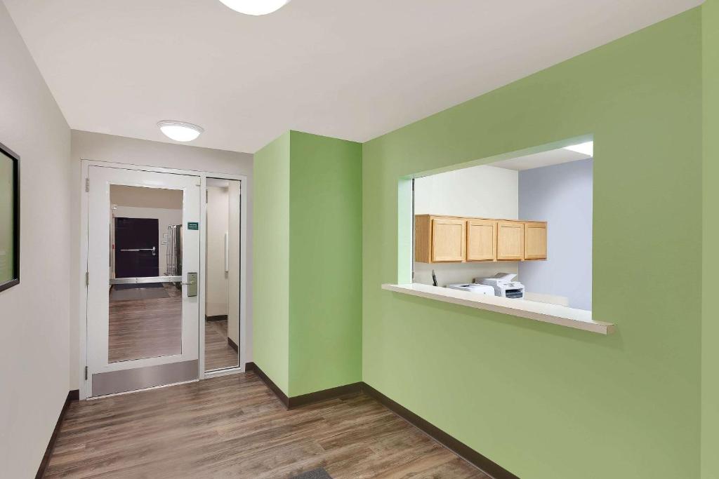 WoodSpring Suites Ankeny Des Moines photo