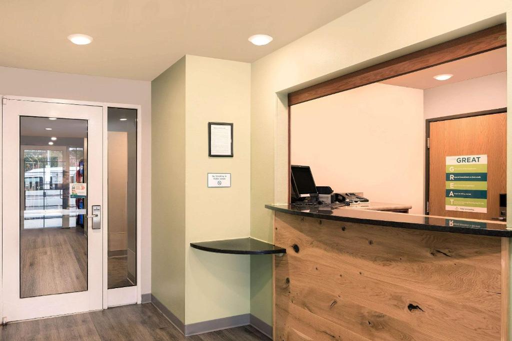 WoodSpring Suites Charlotte Gastonia photo