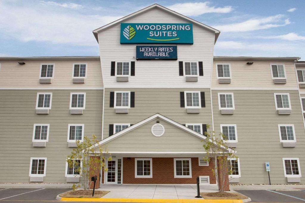 WoodSpring Suites Chesapeake-Norfolk Greenbrier — Hotel in Chesapeake (VA)
