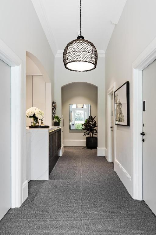 フロント・ロビー