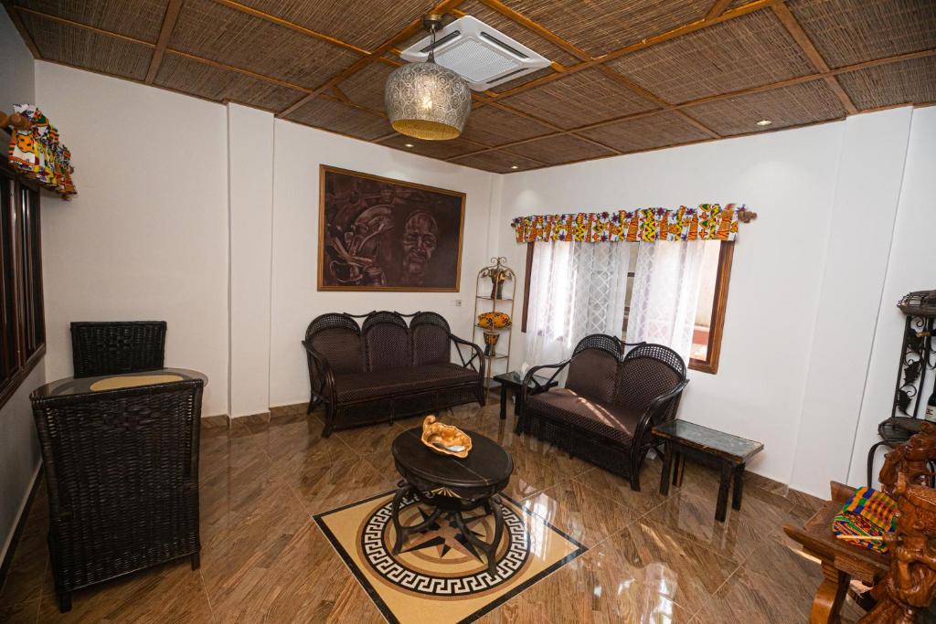 Ike's Cultural Village photo