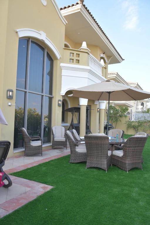 Chic 5BR Villa with Private Pool on Palm Jumeirah photo