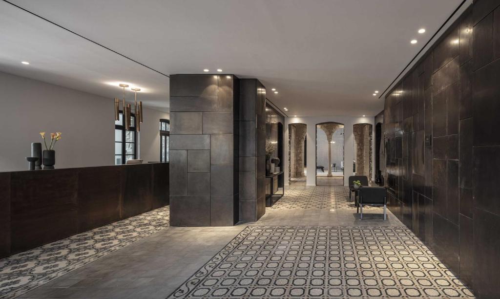 フロント・ロビー