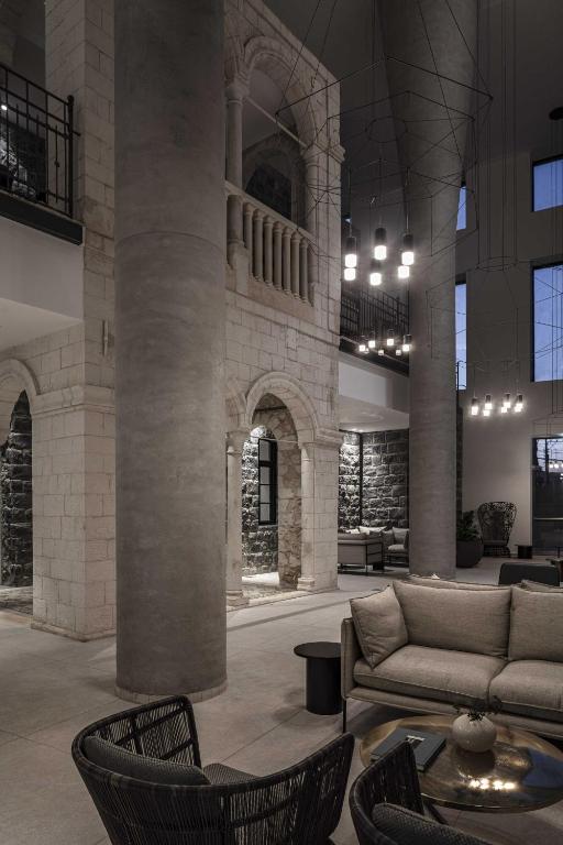 フロント・ロビー