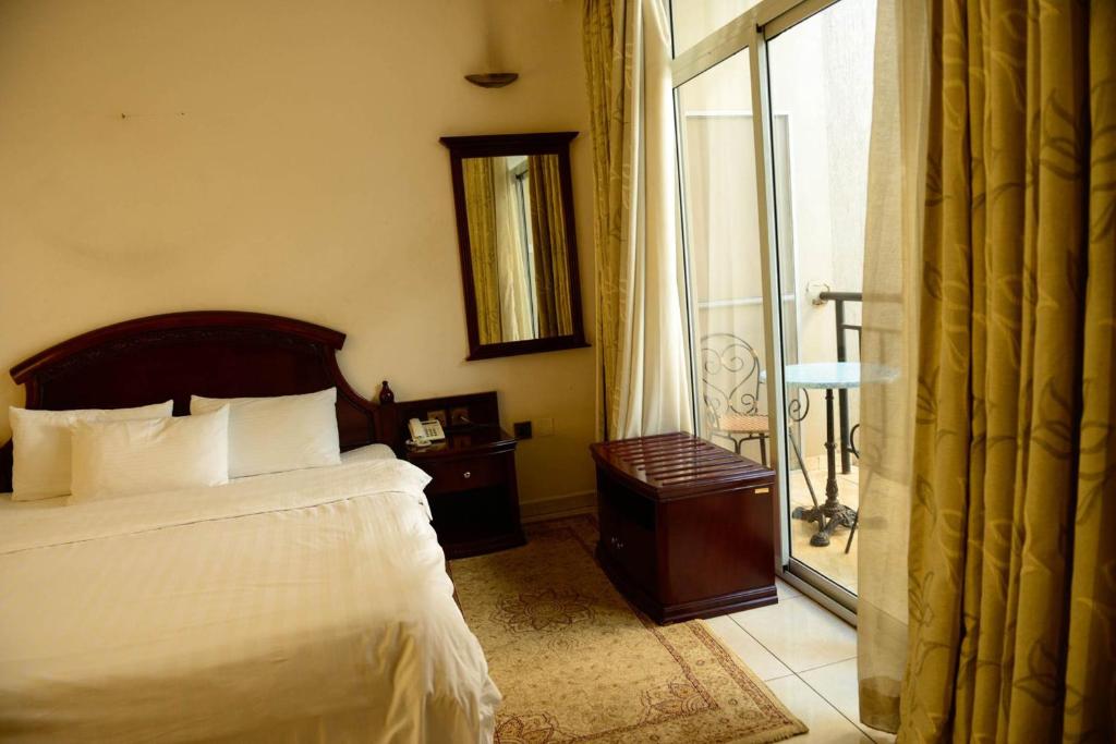 This Standard Suite offers a brilliant experience with the amenities offered, Kigali