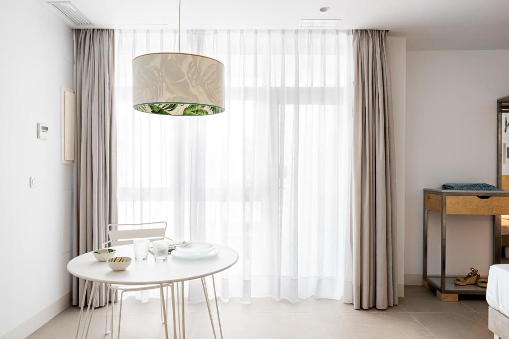 Apartamentos y estudios céntricos Conil Home Suite - 4