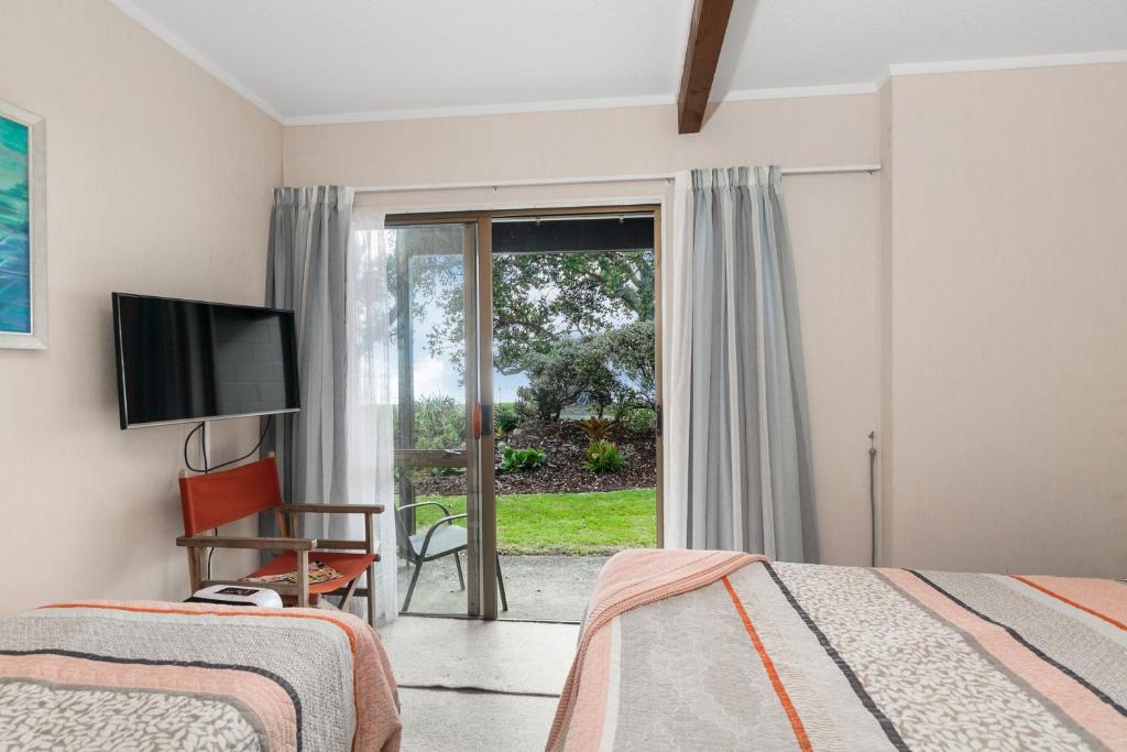Sunny Sea Views - Snells Beach Holiday Home photo