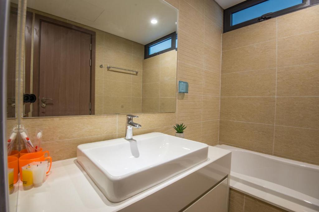 22HOUSING VINHOMES SKYLAKE photo