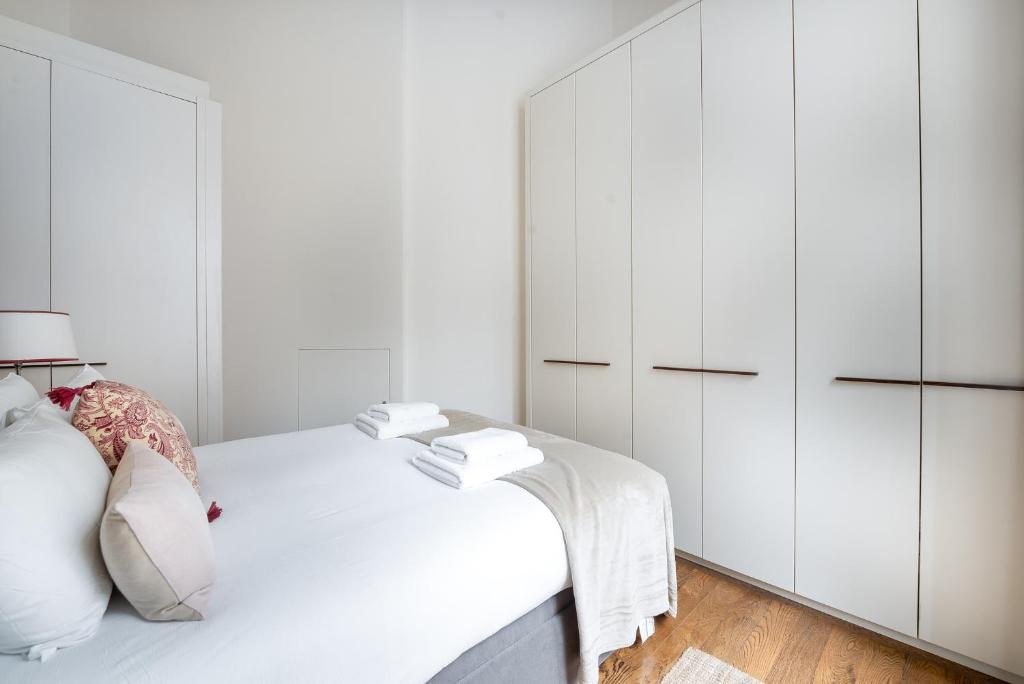 Grosvenor Gardens by CAPITAL photo