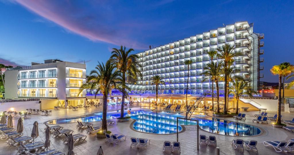 Hotel Samos — Basen in Magalluf, Baleary