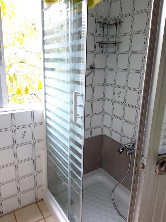 2 bedrooms house at Redes 200 m away from the beach with sea view enclosed garden and wifi photo