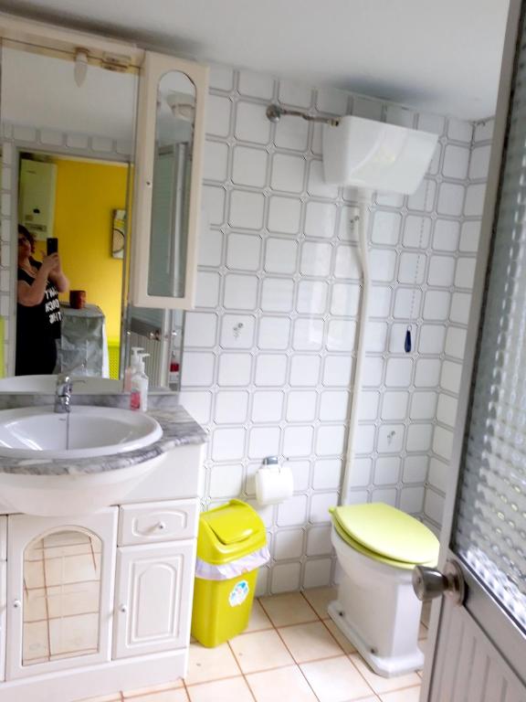 2 bedrooms house at Redes 200 m away from the beach with sea view enclosed garden and wifi photo