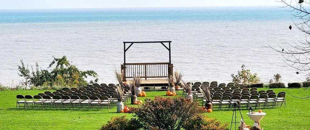 Lake Orchard Farm Retreat photo