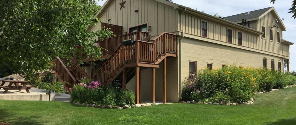 Lake Orchard Farm Retreat photo