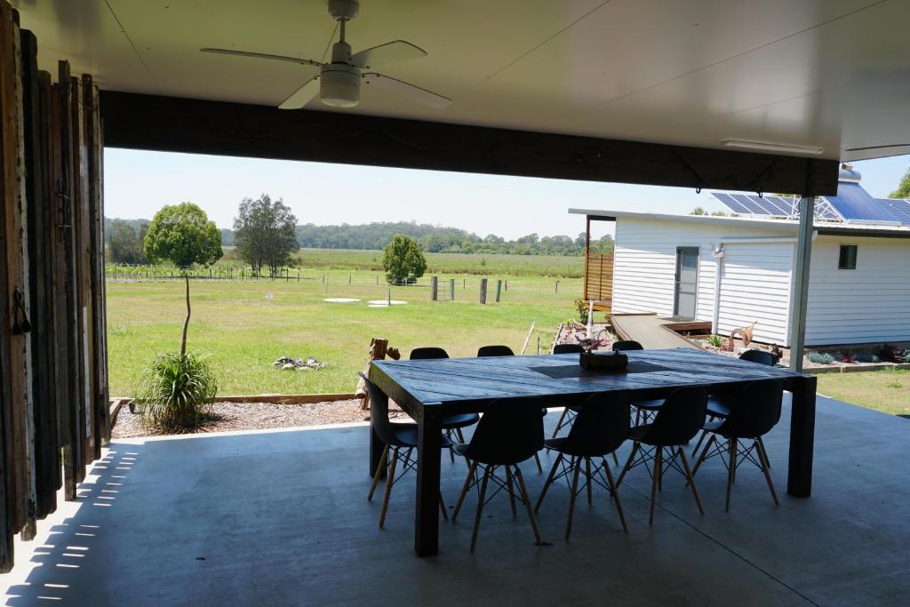 Narangba Motel (formerly Brisbane North B&amp;B and Winery) — Hotel in Narangba