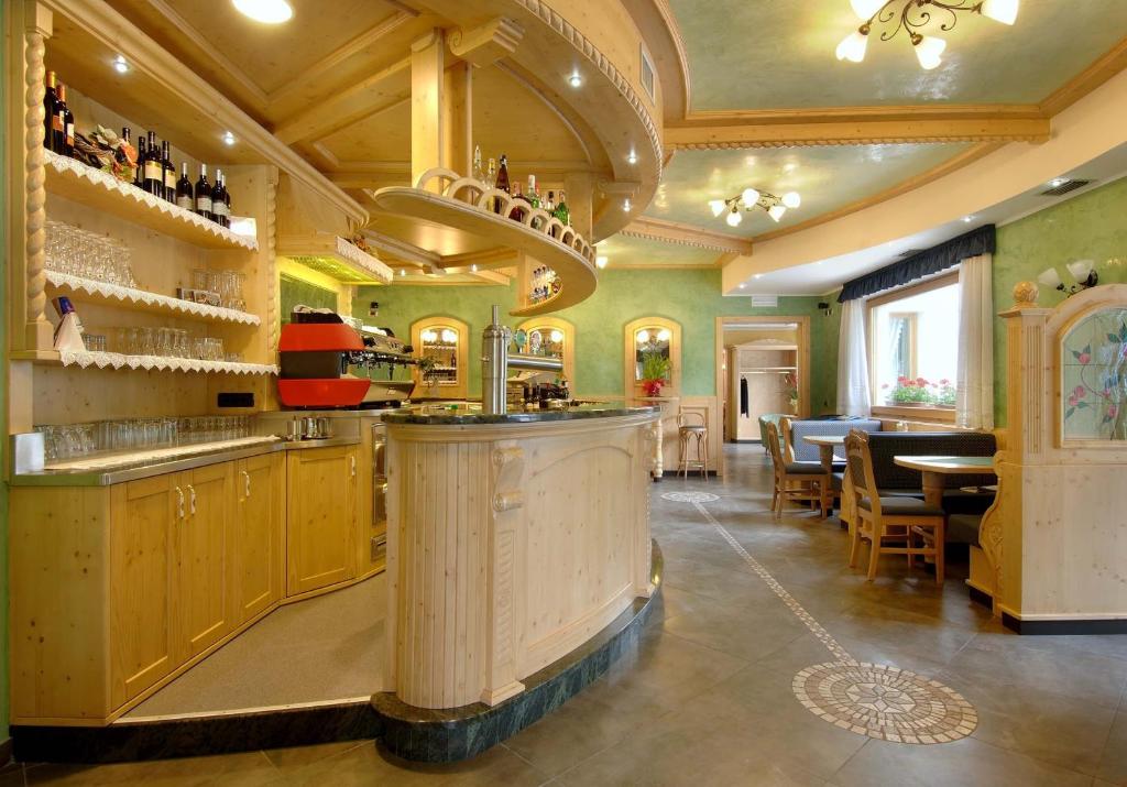 Hotel Dolomiti Saone photo