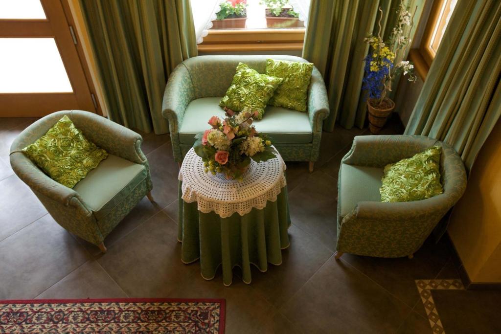 Hotel Dolomiti Saone photo
