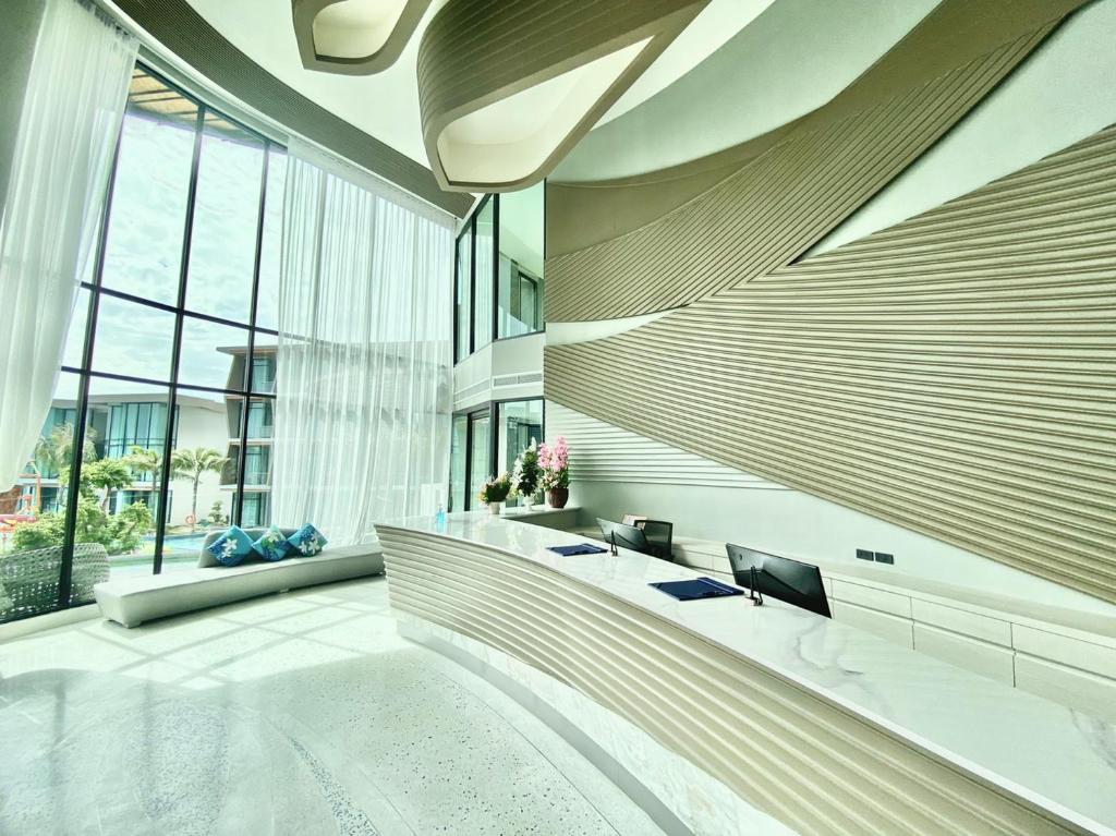 フロント・ロビー