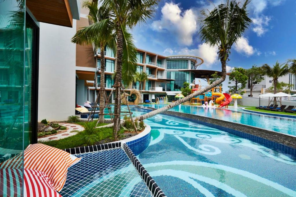 スイミングプール