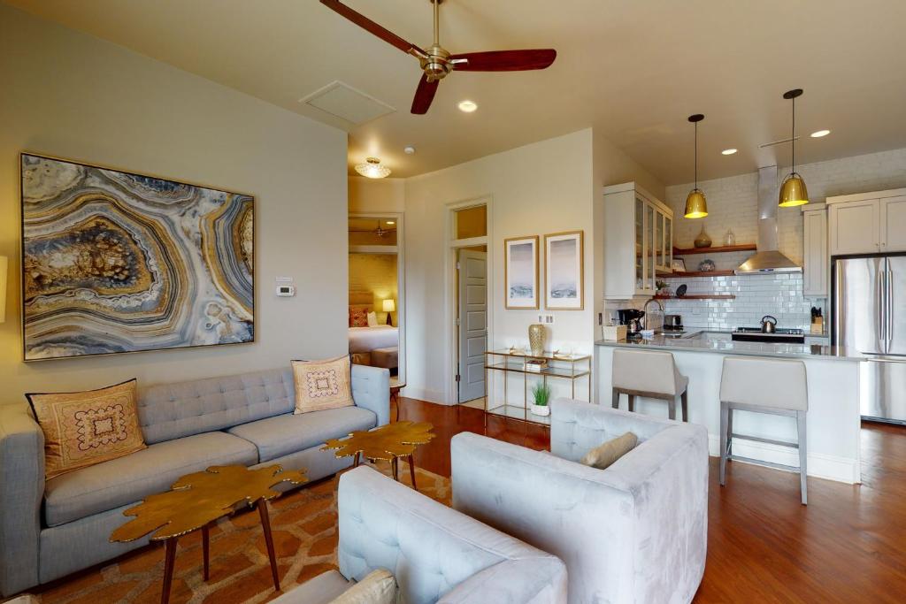 563 King Apartments photo