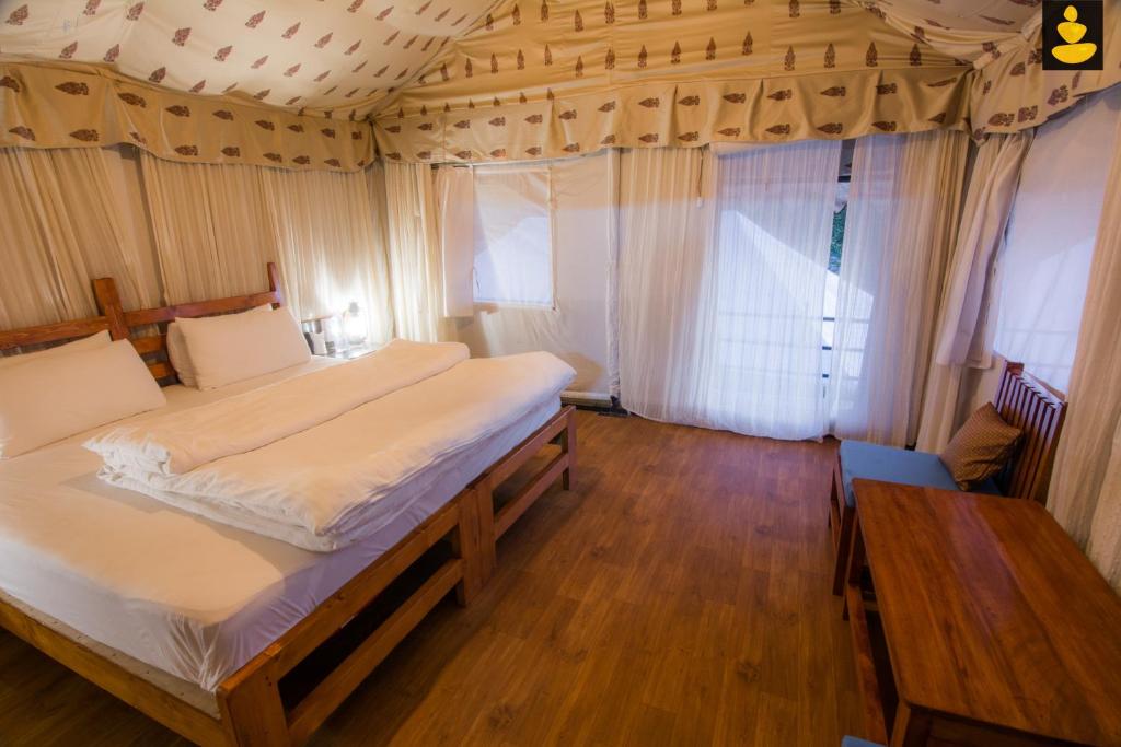 LivingStone Riverside Camping Bir photo