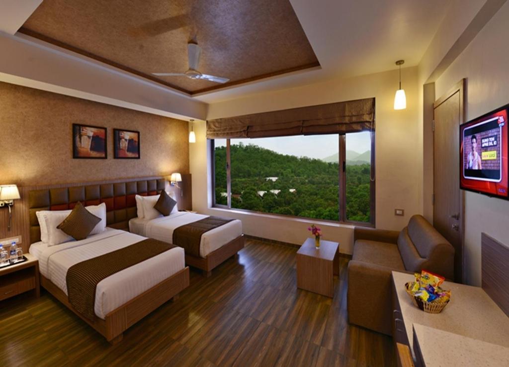 Sarovar Portico Sasangir photo