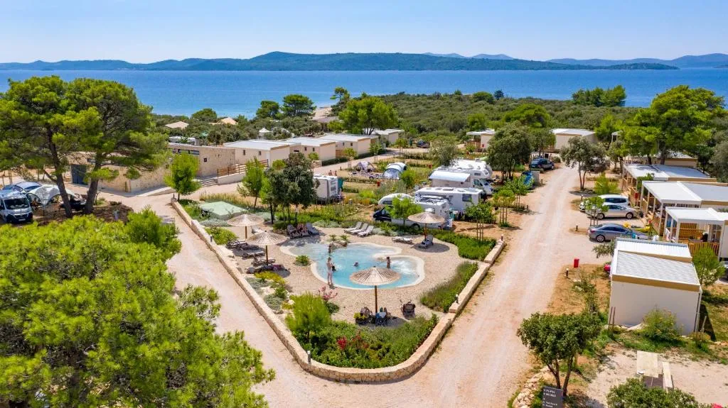 Mobile Homes at Camping Ugljan Resort, hotel in Ugljan