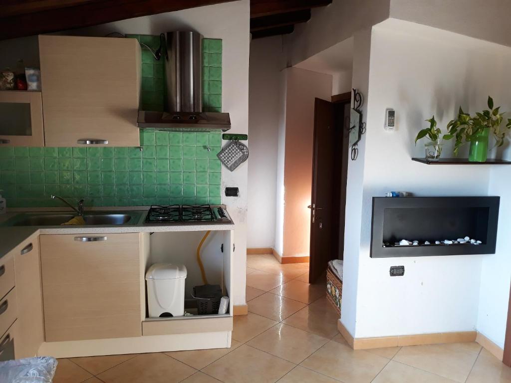 One bedroom appartement with city view and wifi at Loceri img4