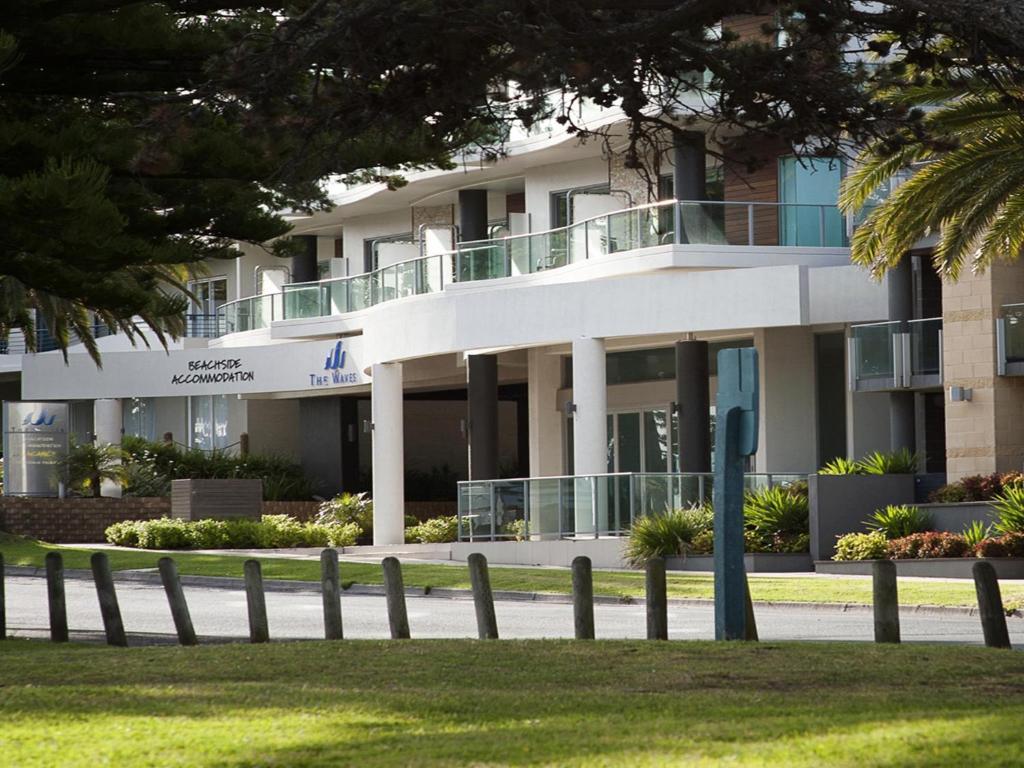 The Waves Apartments photo