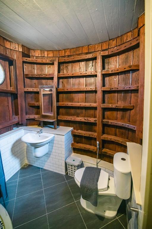 Well-appointed bathrooms