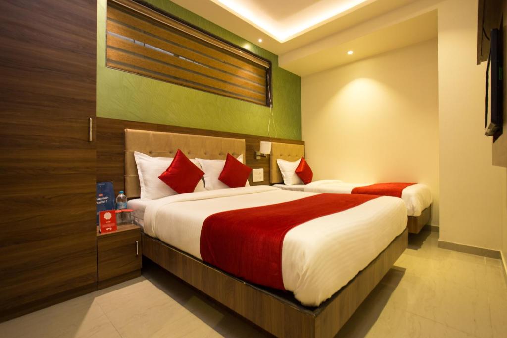 Hotel Grand Lawson IGI Airport photo