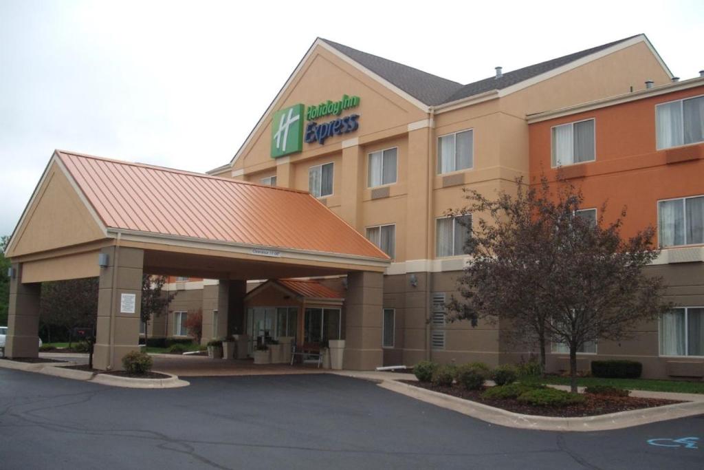 Holiday Inn Express Lapeer photo