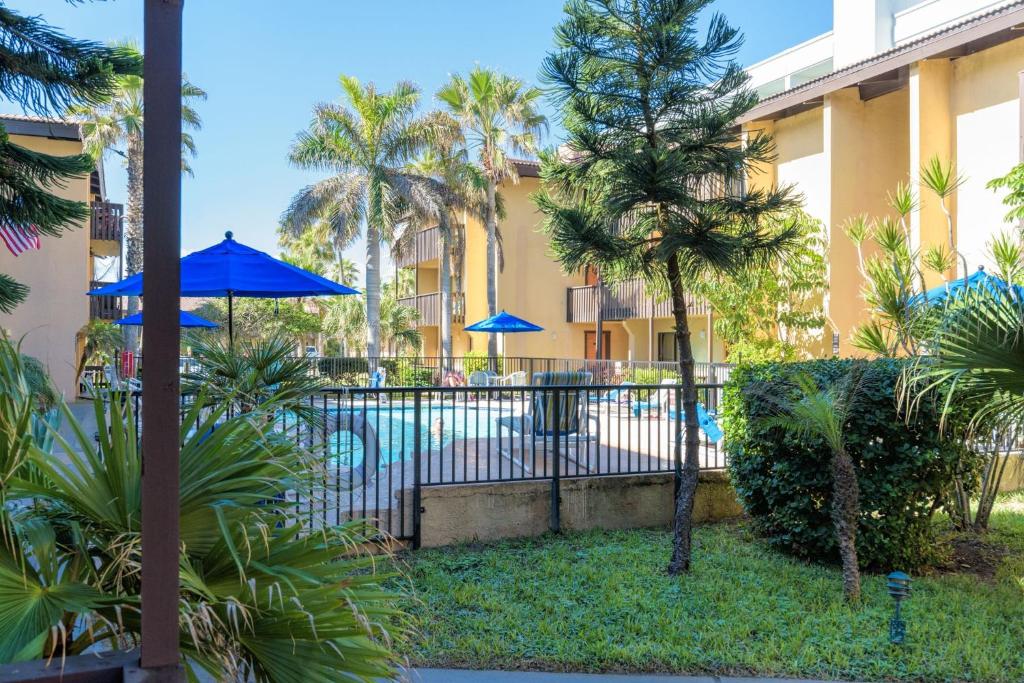 Tiki 135, South Padre Island