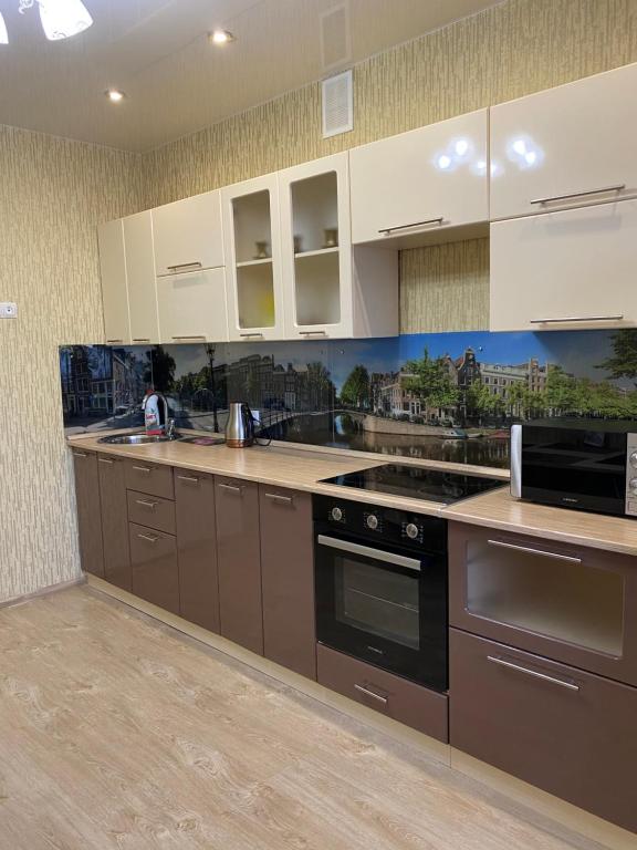 Apartments on Aviatorov 10