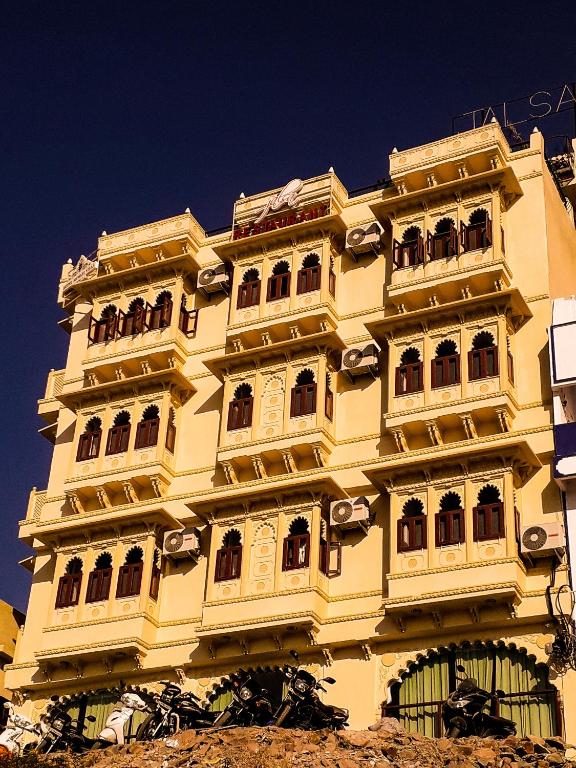 Hotel Mewari Villa Udaipur photo