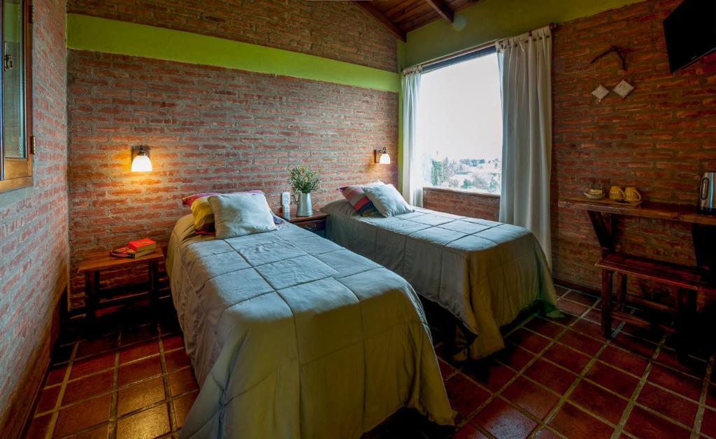 Posada Larsen photo