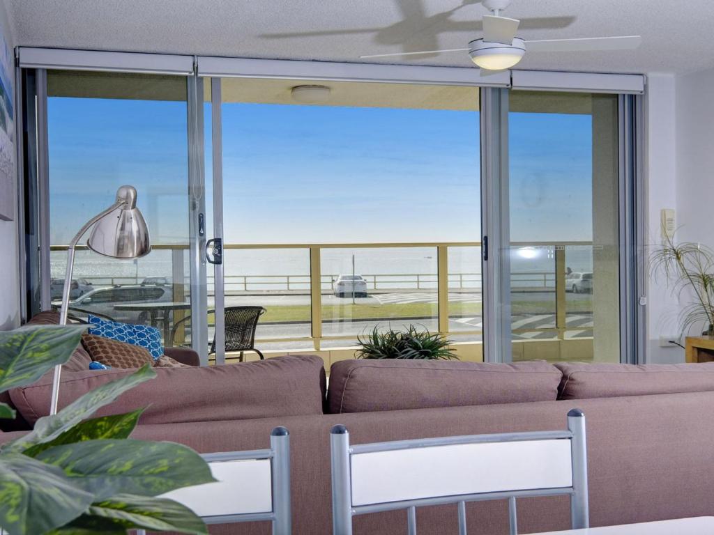 Ebbtide 2 On Main Beach, Forster