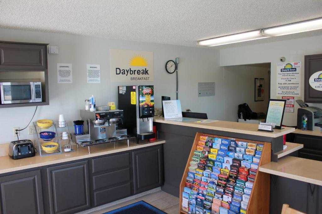 Days Inn by Wyndham Barstow photo