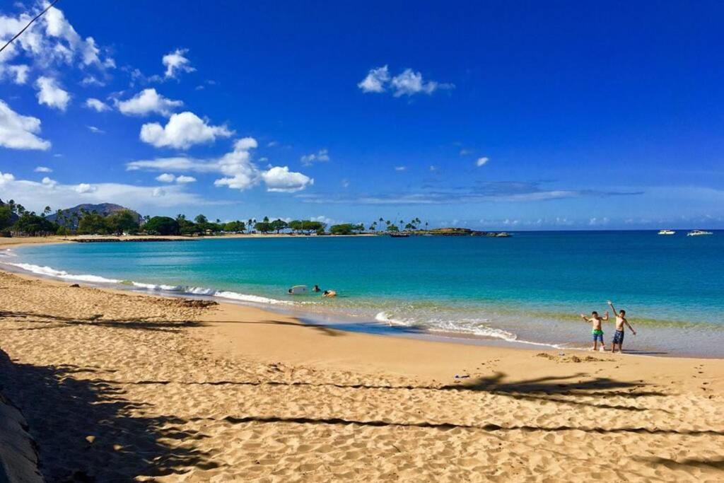 Spacious 2 BR Beach House with King Suite — Hotel in Honolulu (HI)