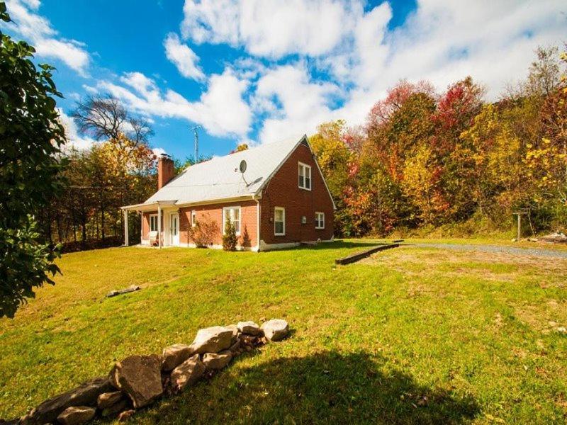 Hill_Top_Hideaway