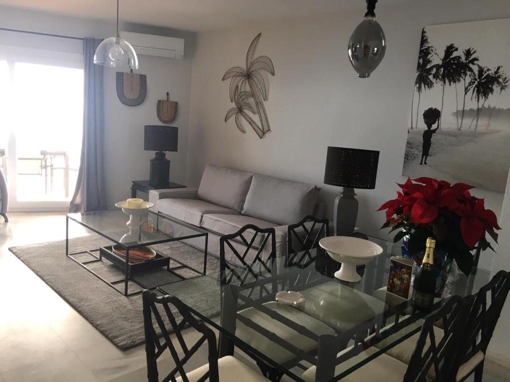 APARTAMENTO EN PRIMERA LINEA/BEACHFRONT APARTMENT - 4