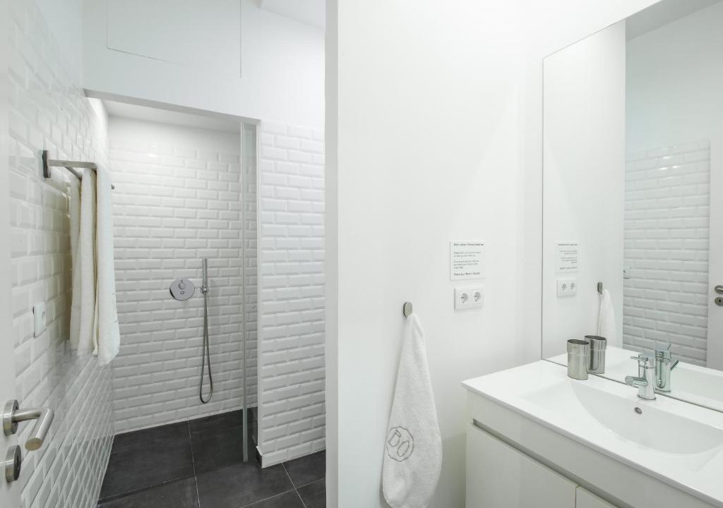 Oporto Comfort Dom Hugo - Historic Apartments photo