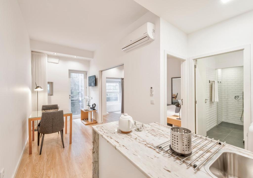 Oporto Comfort Dom Hugo - Historic Apartments photo